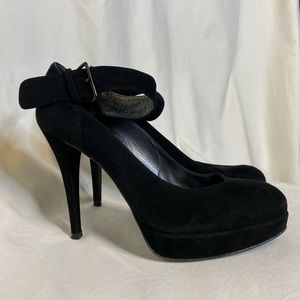 Stuart Weitzman suede black pumps size 7.5